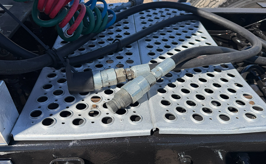 2003 kenworth t800 used truck for sale - 09 - air hoses