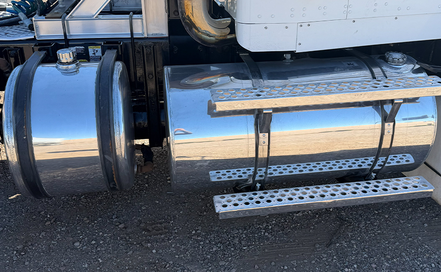 2003 kenworth t800 used truck for sale - 10 - fuel tank