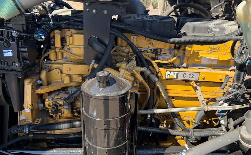 2003 kenworth t800 used truck for sale - 13 - engine compartment