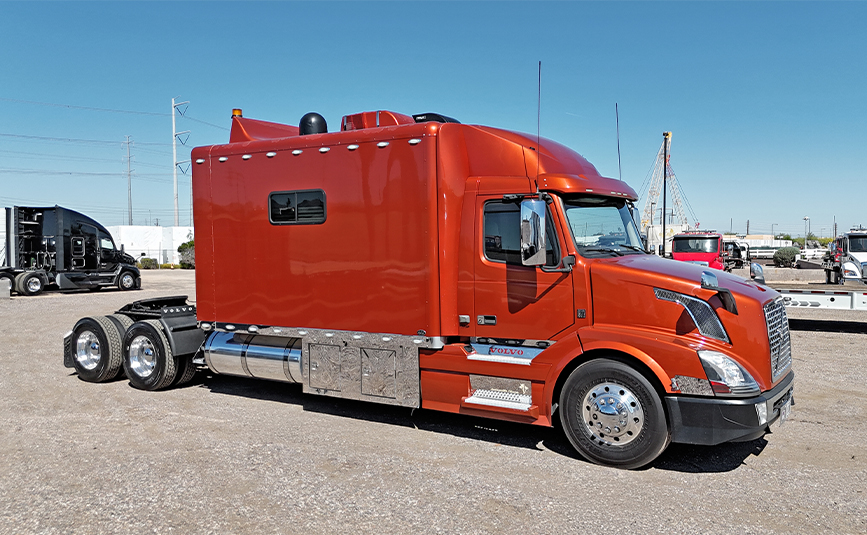 2015 used volvo vnl sleeper cab truck - 04 - passenger side view