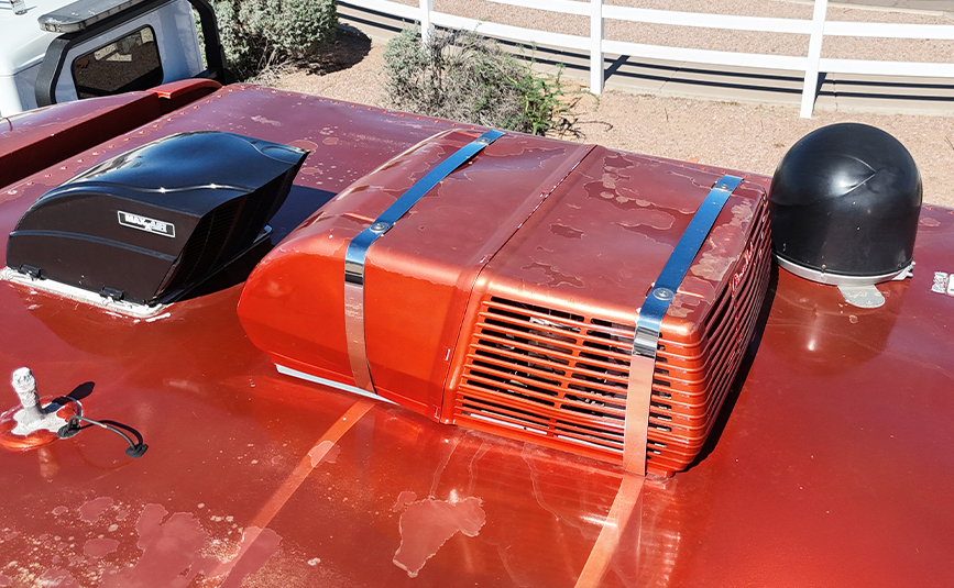 2015 used volvo vnl sleeper cab truck - 09 - cab top, aerial, air conditioner unit