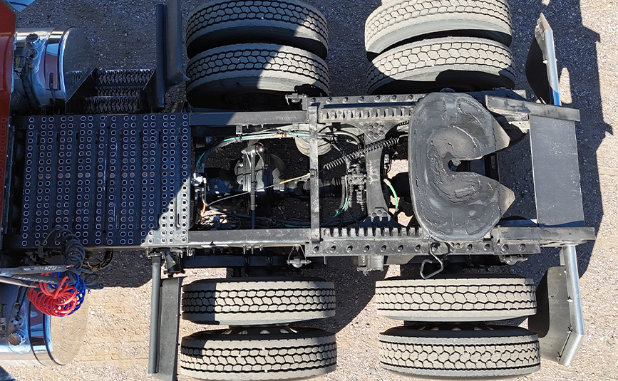 2015 used volvo vnl sleeper cab truck - 18 - rear frame, fifth wheel plate