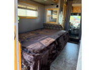 2015 used volvo vnl sleeper cab truck - 29-1 - dining table, bed
