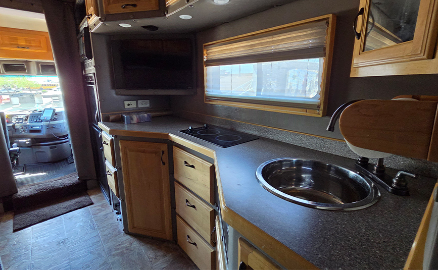 2015 used volvo vnl sleeper cab truck - 29-1 - kitchen