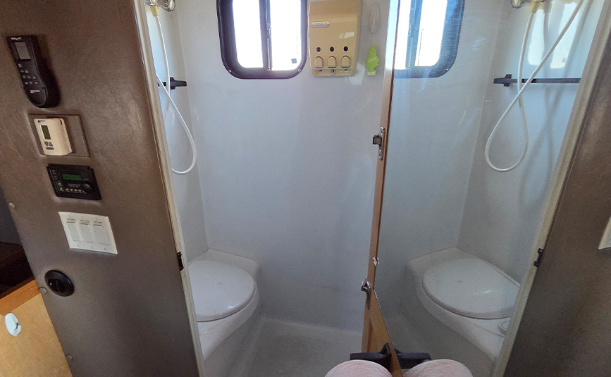 2015 Volvo VNL64T Sleeper