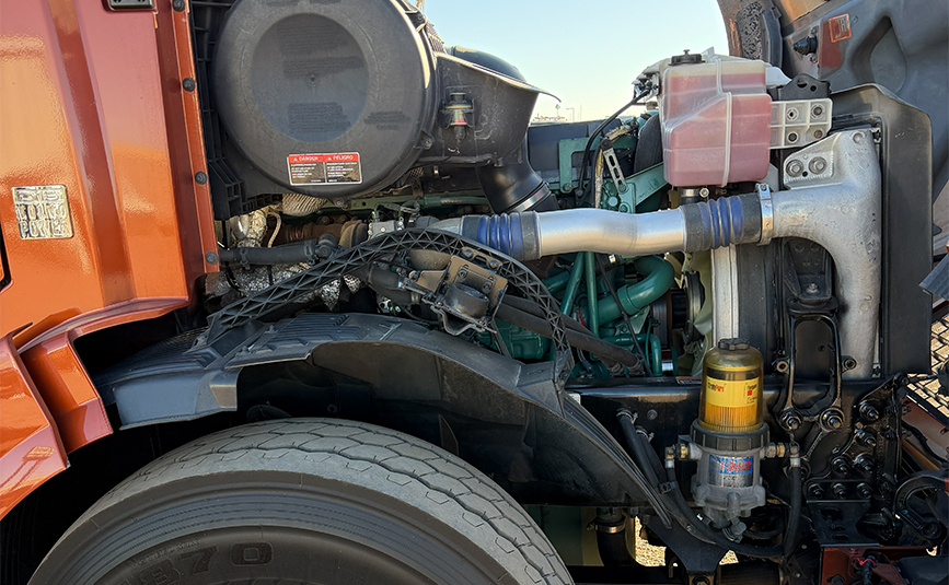 2015 Volvo VNL64T Sleeper