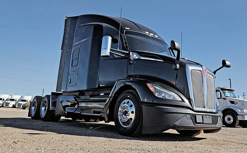 2022 kenworth T680 black sleeper cab truck - 03 - passenger side