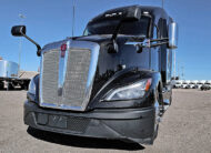 2022 kenworth T680 black sleeper cab truck - 06 - front grill