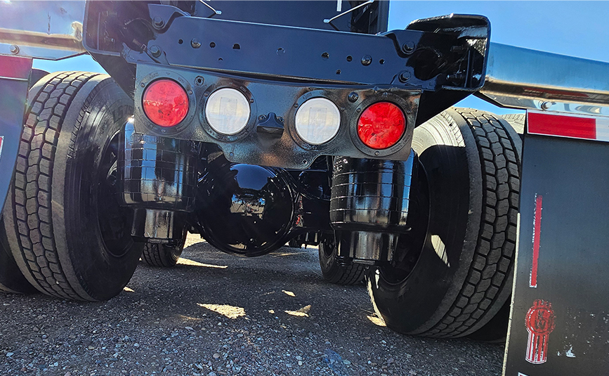 2022 kenworth T680 black sleeper cab truck - 18 - suspension air bag