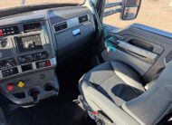 2022 kenworth T680 black sleeper cab truck - 25 - passenger seat