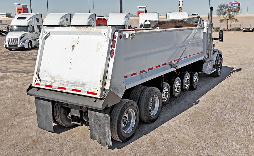 2022 Peterbilt 567 Simple 18