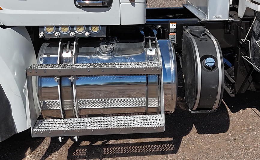 2022 Peterbilt 567 Simple 18