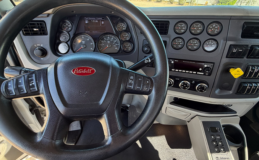 2022 Peterbilt 567 Simple 18