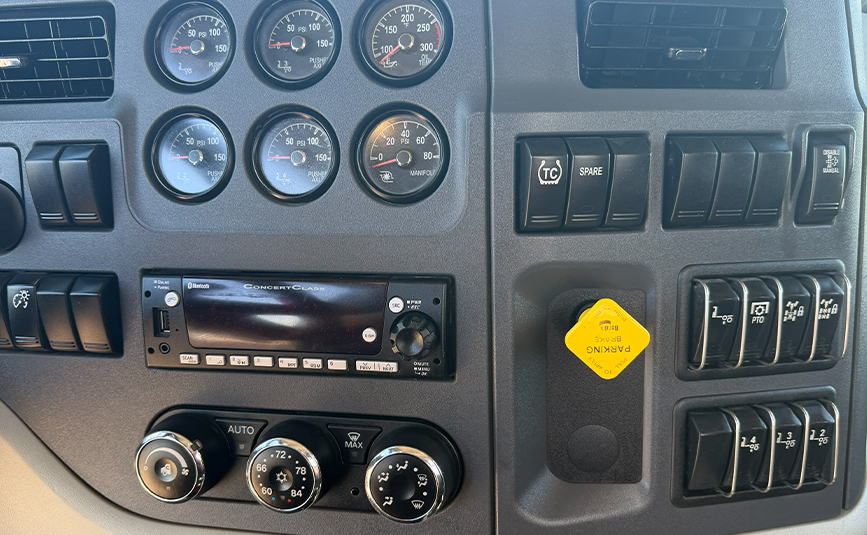 2022 Peterbilt 567 Simple 18