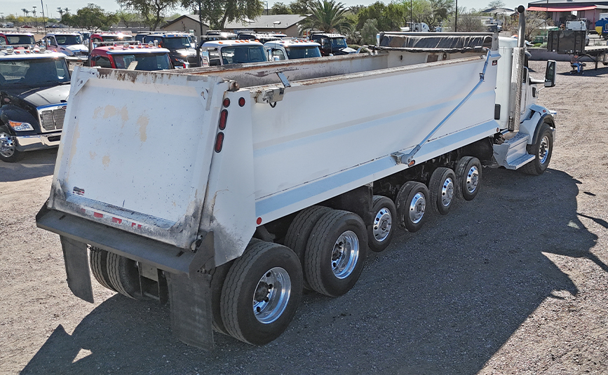 2022 Peterbilt 567 Simple 18