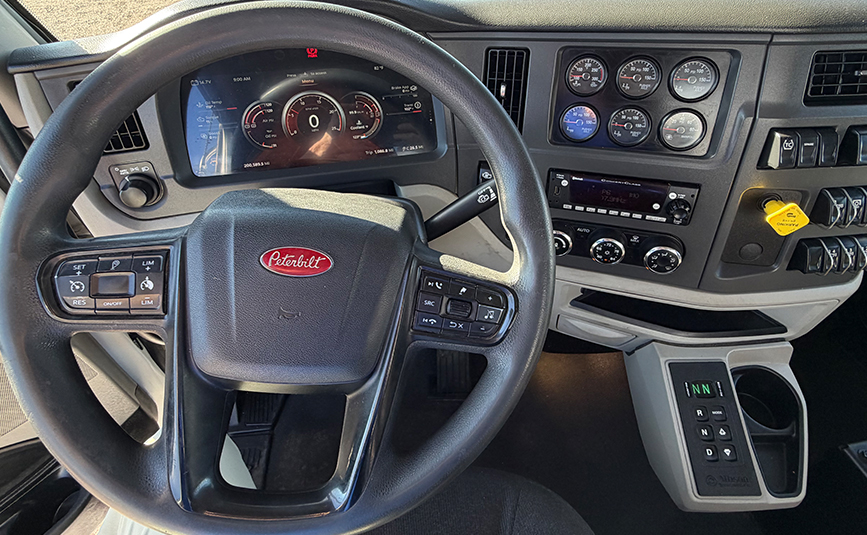 2022 Peterbilt 567 Simple 18