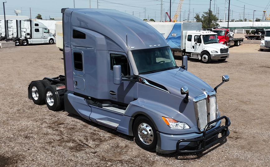 2023 kenworth T680 sleeper cab used truck - 03 - passenger side cab