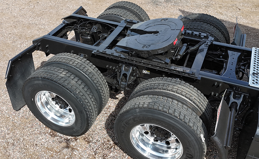 2023 kenworth T680 sleeper cab used truck - 08 - rear frame, axles, tires