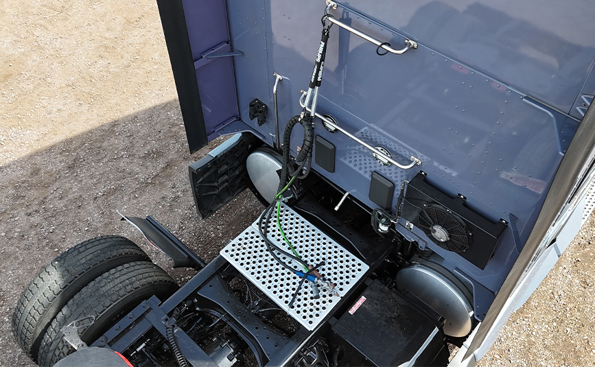 2023 kenworth T680 sleeper cab used truck - 12 - rear cab