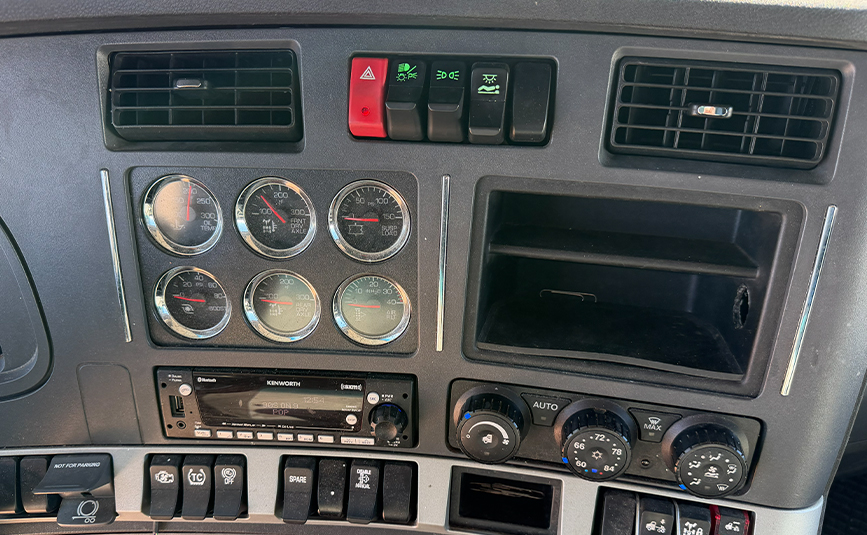 2023 kenworth T680 sleeper cab used truck - 17-1 - dashboard