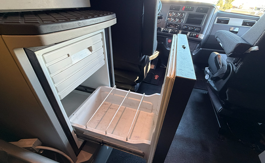 2023 kenworth T680 sleeper cab used truck - 21 - refrigerator