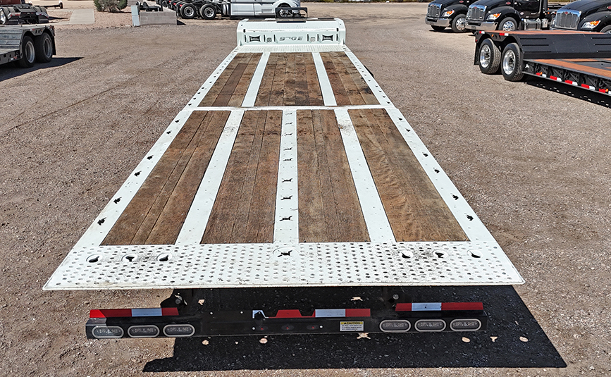 2023 used Landoll 930 trailer - 03 - rear view back of trailer