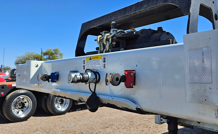 2023 used Landoll 930 trailer - 10 - trailer front, gladhands, winch