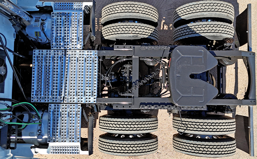 2024 used Volvo VNL64T860 sleeper cab truck - 07 - rear frame, catwalk, fifth wheel plate, wheels, tires