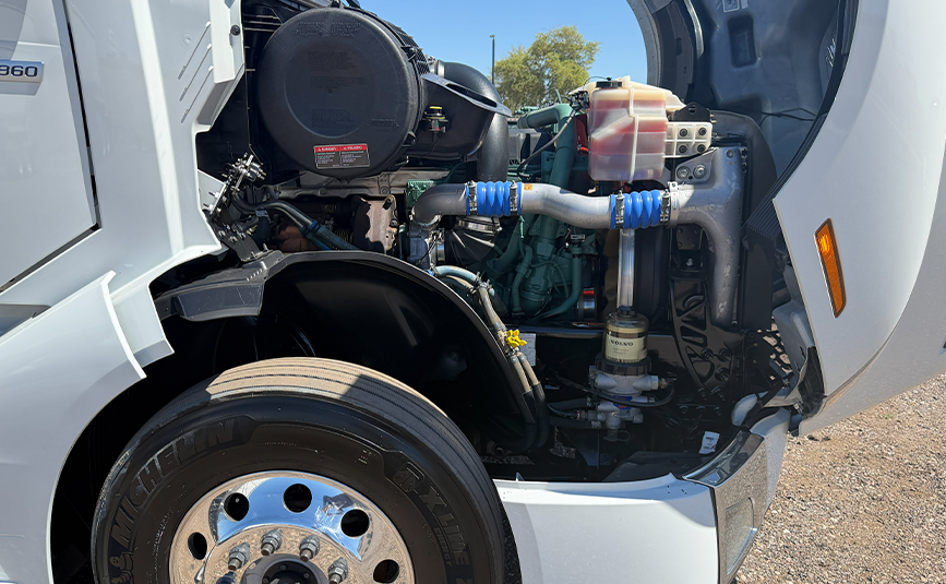 2024 used Volvo VNL64T860 sleeper cab truck - 10 - engine compartment