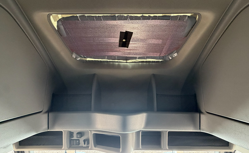 2024 used Volvo VNL64T860 sleeper cab truck - 16 - cab interior, sunroof