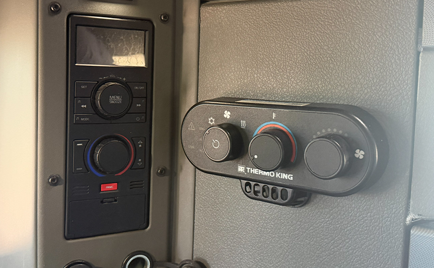 2024 used Volvo VNL64T860 sleeper cab truck - 20-1 - thermo king climate control