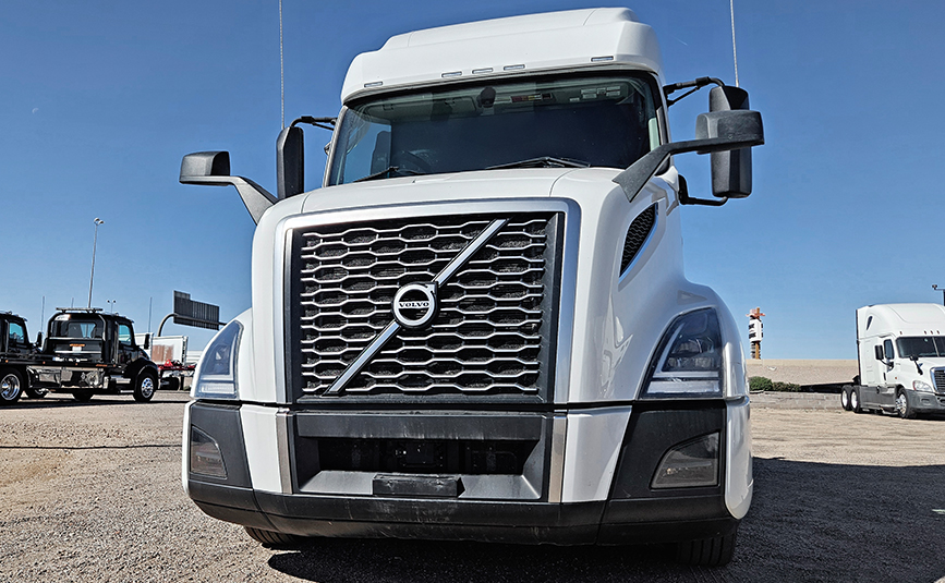 2025 Volvo VNL647T760 Sleeper Cab