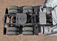 2025 volvo VNL64T760 sleeper cab truck - 08 - fifth wheel, axles, catwalk