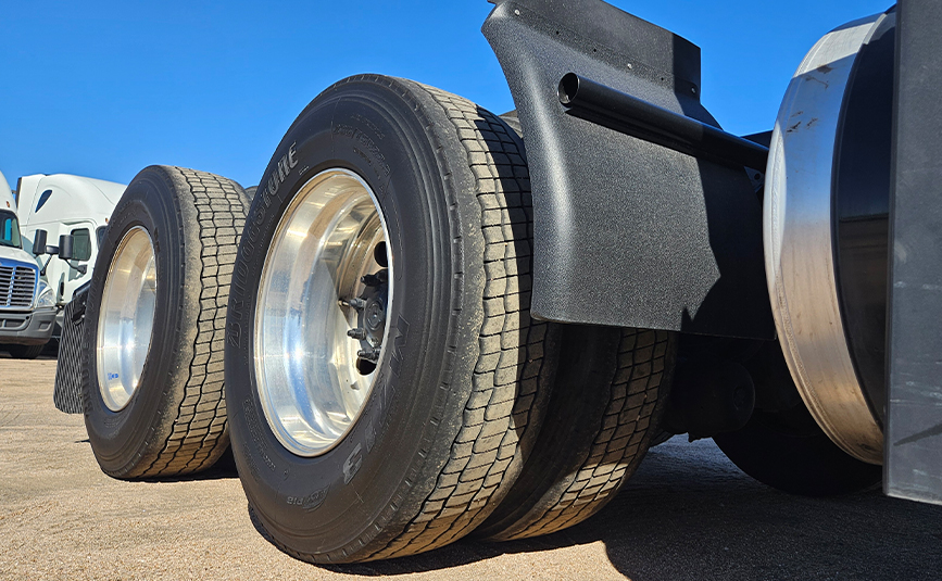 2025 Volvo VNL64T Sleeper Cab