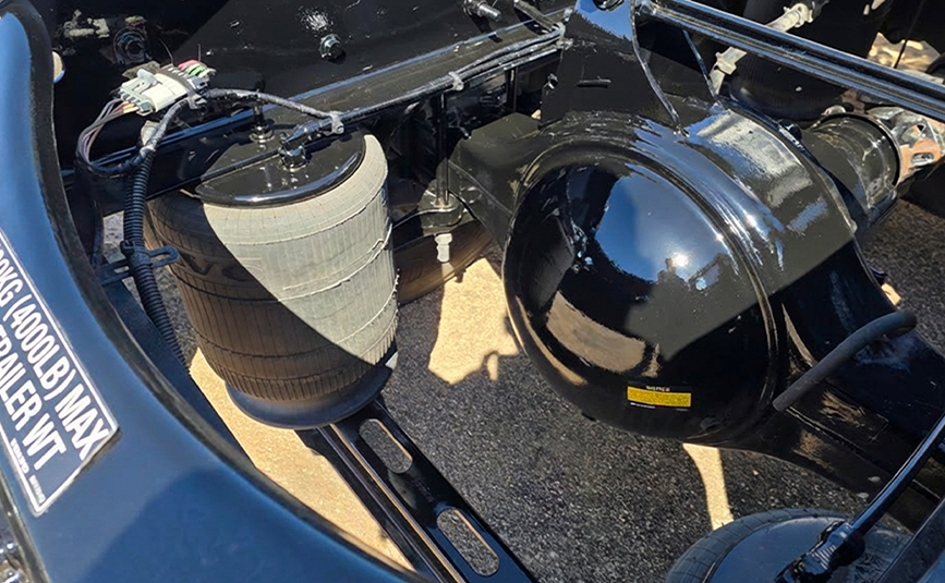 2025 volvo VNL64T760 sleeper cab truck - 13 - air bag suspension