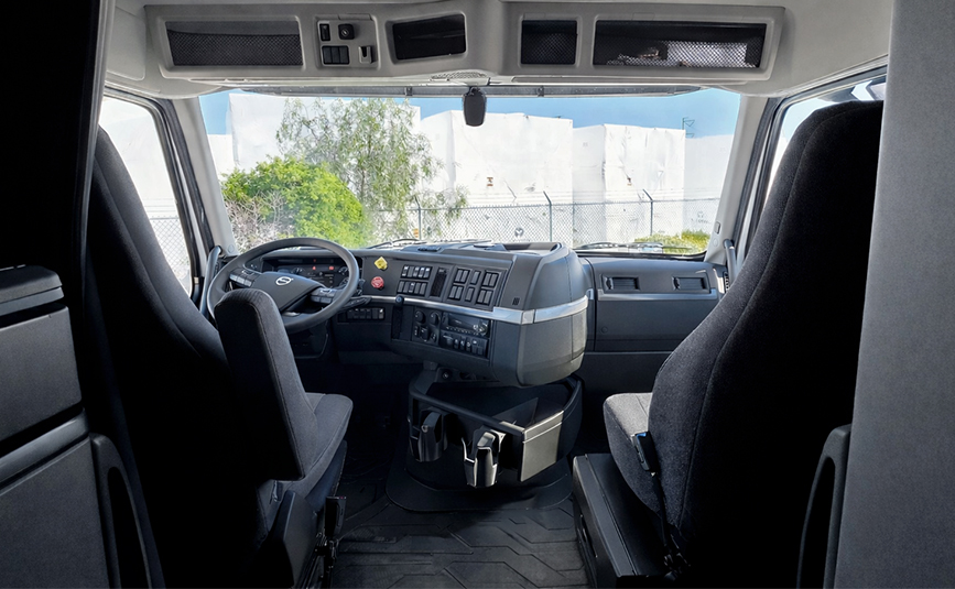 2025 Volvo VNL64T Sleeper Cab