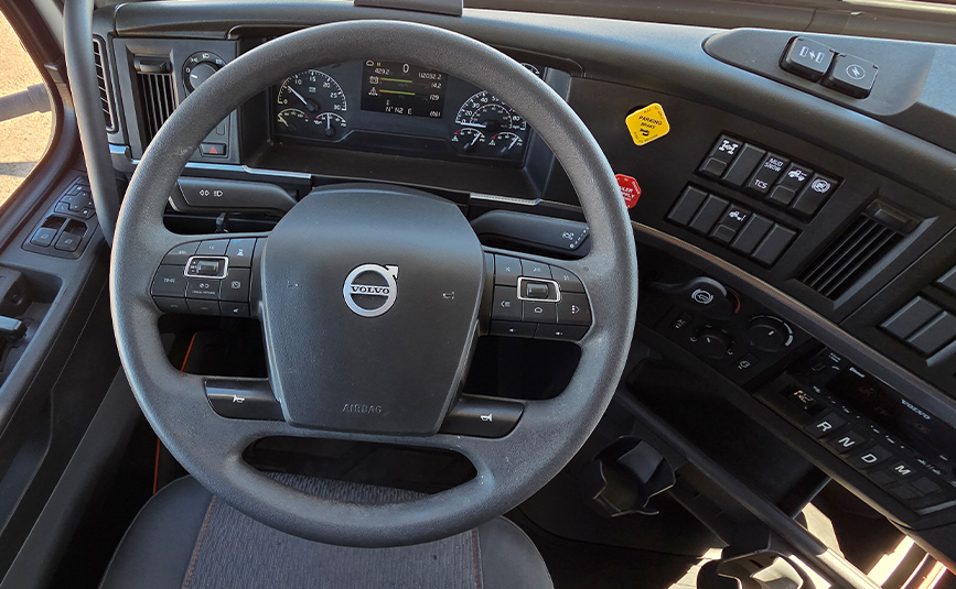 2025 Volvo VNL64T Sleeper Cab