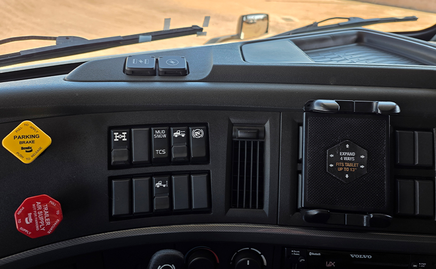 2025 volvo VNL64T760 sleeper cab truck - 22 - dash buttons