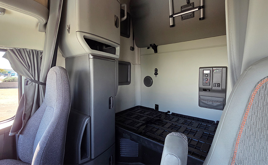 2025 Volvo VNL64T Sleeper Cab