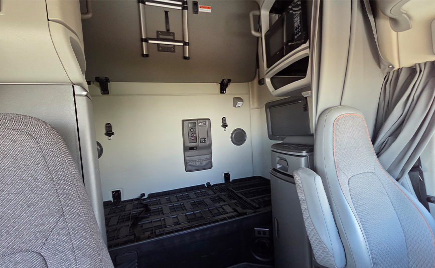 2025 Volvo VNL64T Sleeper Cab