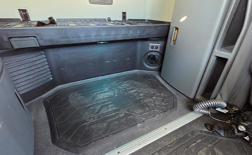 2025 Volvo VNL64T Sleeper Cab