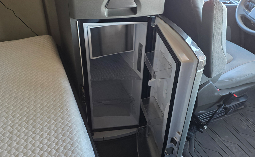2025 volvo VNL64T760 sleeper cab truck - 27 - refrigerator