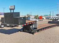 2021 xl specialized xl80mfg double drop trailer - 03 - front view, neck