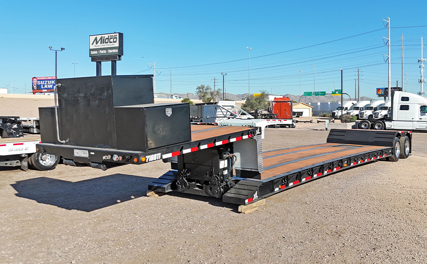 2021 xl specialized xl80mfg double drop trailer - 03 - front view, neck