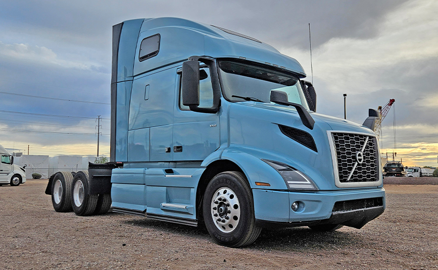 2024 volvo sleeper cab truck - 03 - passenger side