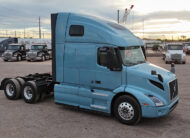 2024 volvo sleeper cab truck - 04 - passenger side