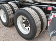 2024 volvo sleeper cab truck - 11 - tires