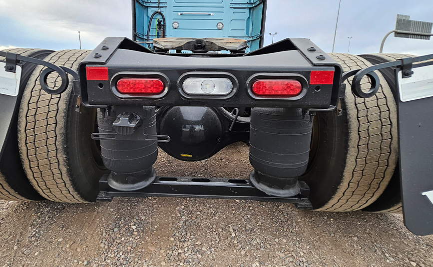 2024 volvo sleeper cab truck - 14 - air bag suspension