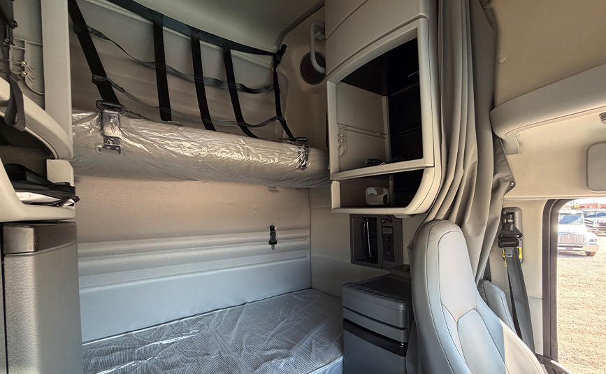 2024 volvo sleeper cab truck - 21 - sleeper bunk