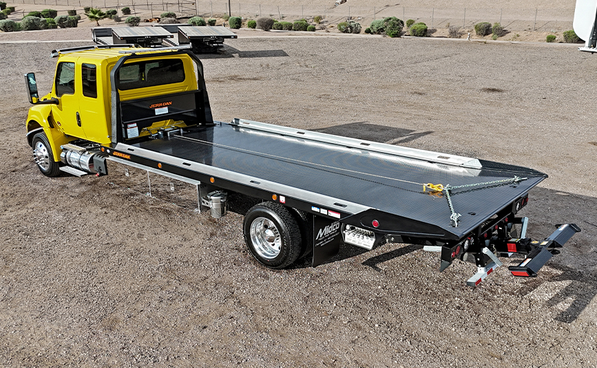 2027 international mv607 jerr-dan rollback yellow tow truck - 06 - rollback flatbed